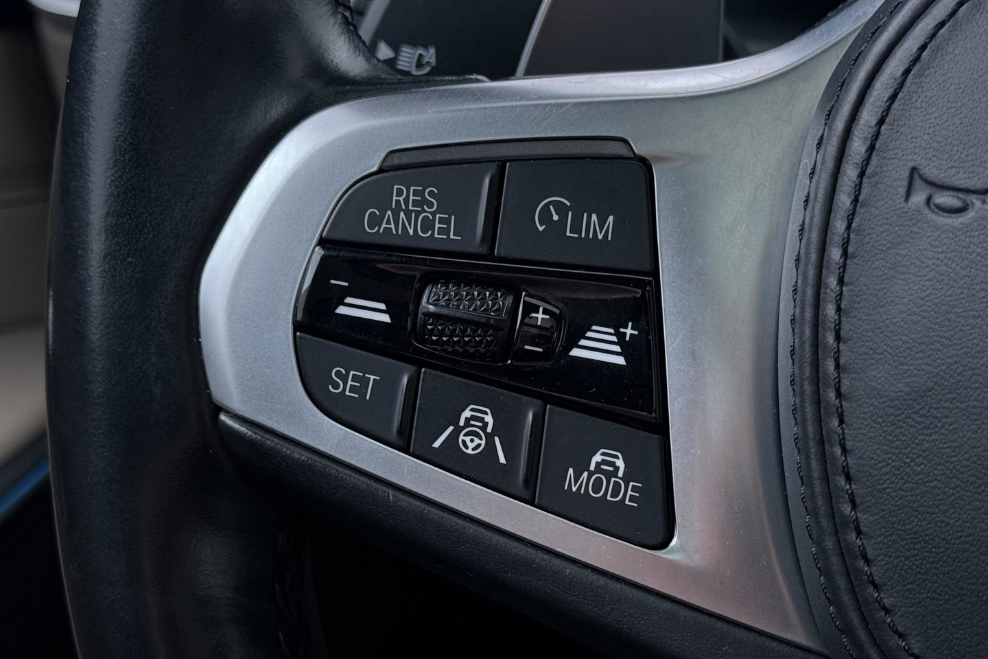 BMW 3 Serie Touring 330e xDrive | ACC | Trekhaak | Panoramadak | 360° Camera | Harman/Kardon | Head-Up | Stuurverwarming