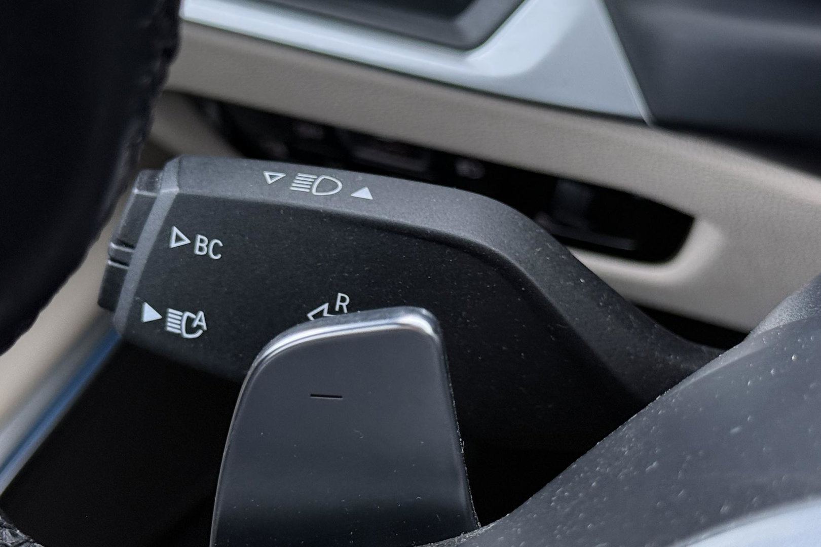 BMW 3 Serie Touring 330e xDrive | ACC | Trekhaak | Panoramadak | 360° Camera | Harman/Kardon | Head-Up | Stuurverwarming