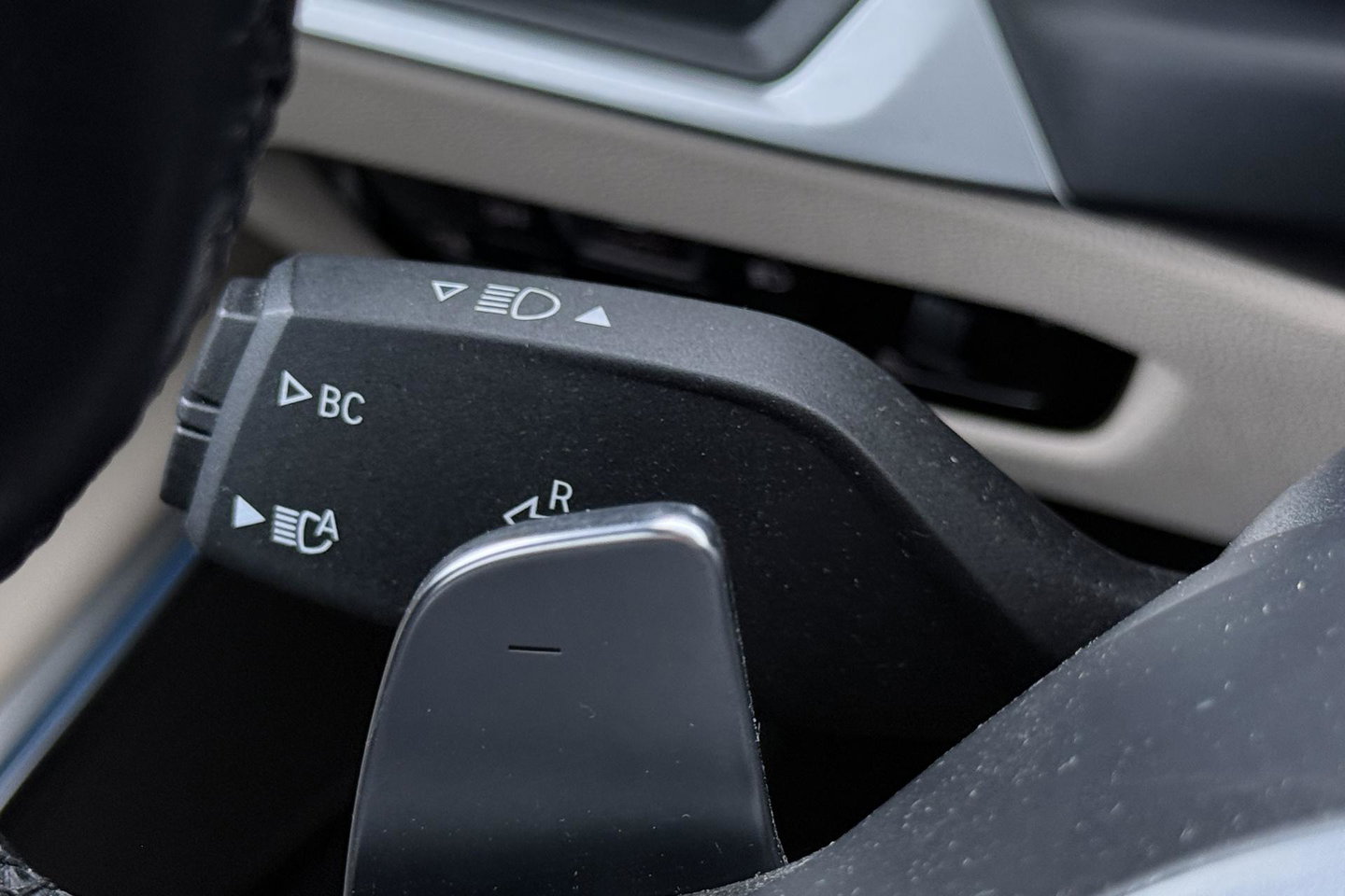 BMW 3 Serie Touring 330e xDrive | ACC | Trekhaak | Panoramadak | 360° Camera | Harman/Kardon | Head-Up | Stuurverwarming