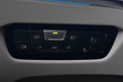BMW 3 Serie Touring 330e xDrive | ACC | Trekhaak | Panoramadak | 360° Camera | Harman/Kardon | Head-Up | Stuurverwarming