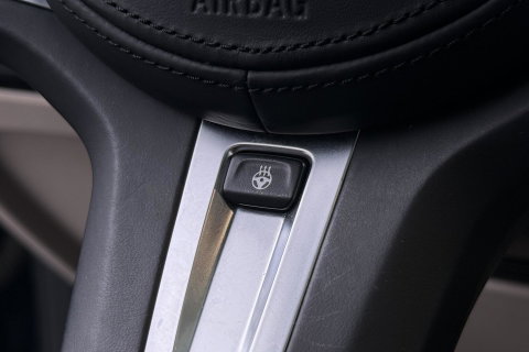 BMW 3 Serie Touring 330e xDrive | ACC | Trekhaak | Panoramadak | 360° Camera | Harman/Kardon | Head-Up | Stuurverwarming