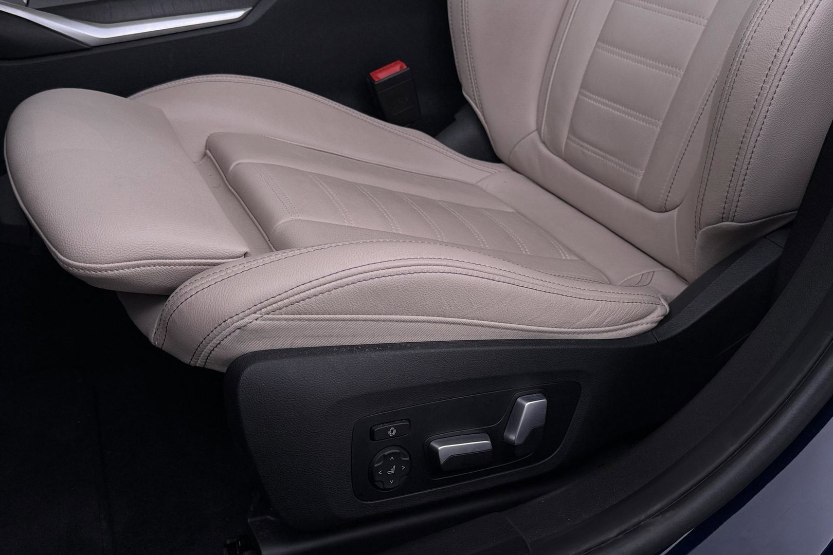 BMW 3 Serie Touring 330e xDrive | ACC | Trekhaak | Panoramadak | 360° Camera | Harman/Kardon | Head-Up | Stuurverwarming