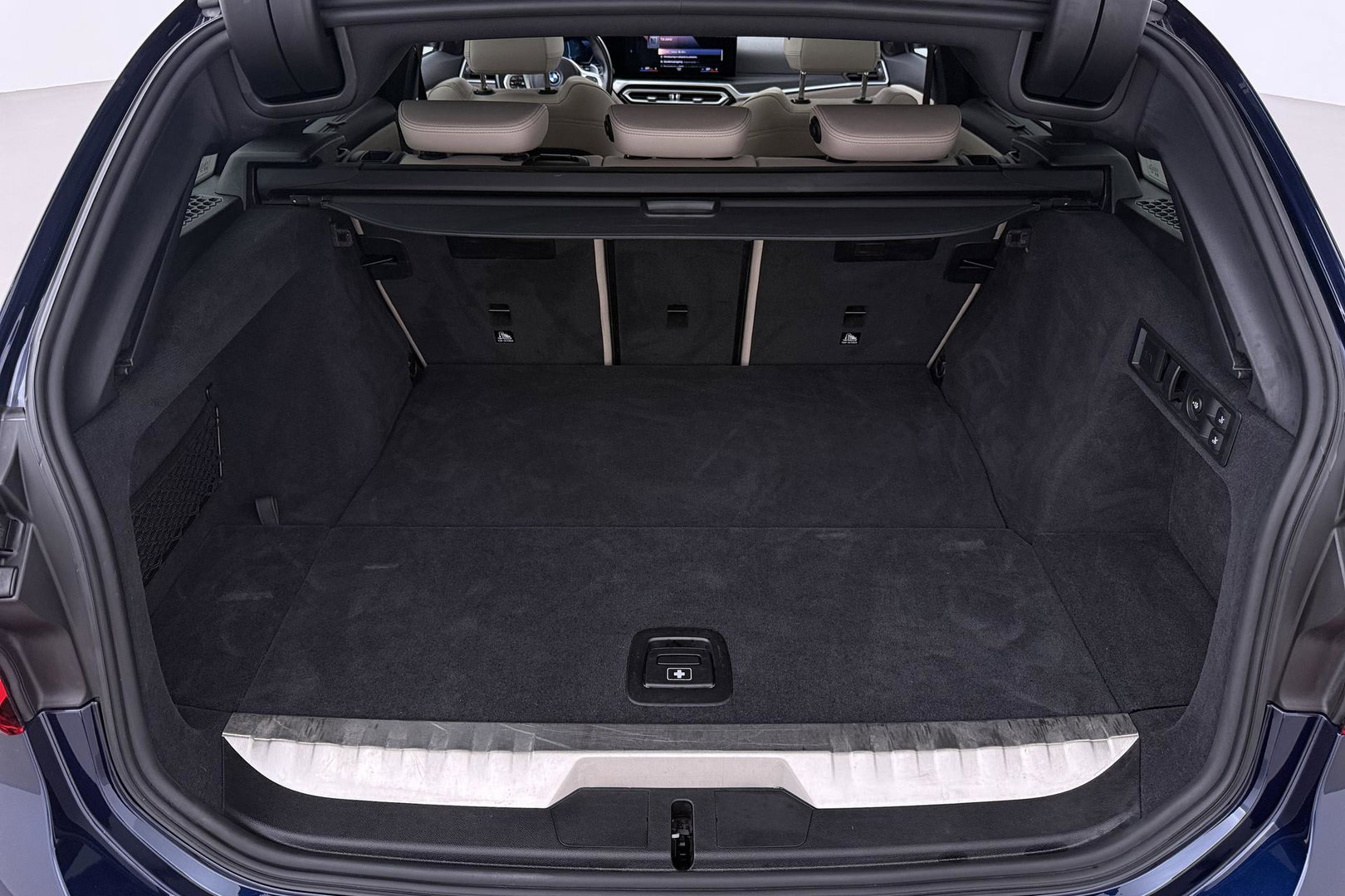 BMW 3 Serie Touring 330e xDrive | ACC | Trekhaak | Panoramadak | 360° Camera | Harman/Kardon | Head-Up | Stuurverwarming