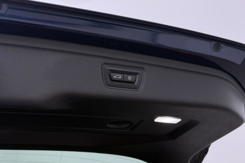 BMW 3 Serie Touring 330e xDrive | ACC | Trekhaak | Panoramadak | 360° Camera | Harman/Kardon | Head-Up | Stuurverwarming