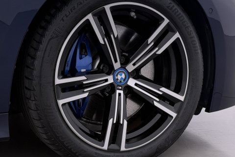 BMW 3 Serie Touring 330e xDrive | ACC | Trekhaak | Panoramadak | 360° Camera | Harman/Kardon | Head-Up | Stuurverwarming