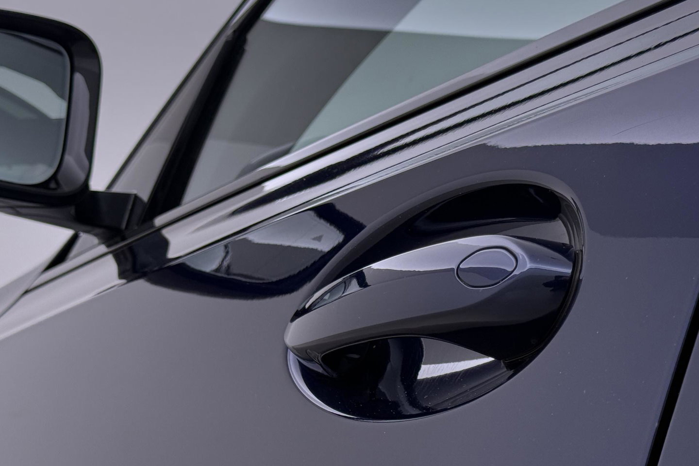 BMW 3 Serie Touring 330e xDrive | ACC | Trekhaak | Panoramadak | 360° Camera | Harman/Kardon | Head-Up | Stuurverwarming