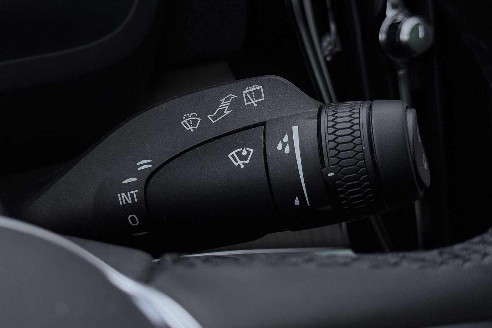 Volvo XC90 T8 Plug-in hybrid Ultra Dark | HEICO SPORTIV | ACC | Luchtvering | Bowers&Wilkins | Panoramadak | Trekhaak | Massage