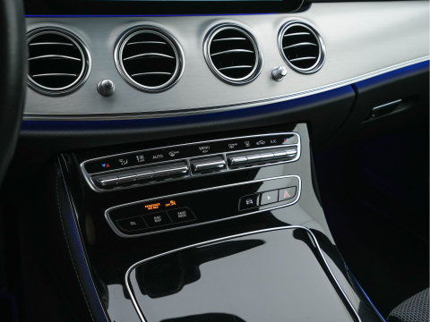 Mercedes-Benz E-Klasse 300 de Exclusive Line (Plug-in) (INCL.BTW) Aut. *LEATHER-FABRIC | FULL-LED | AMBIENTLIGHT | CAMERA | WIDESCREEN-DIGI-COCKPIT | NAVI-FULLMAP | HEATED-SPORTSEATS | PRIVACY-GLASS | SHIFTPADDLES | ECC | PDC | CRUISE | 19''ALU*