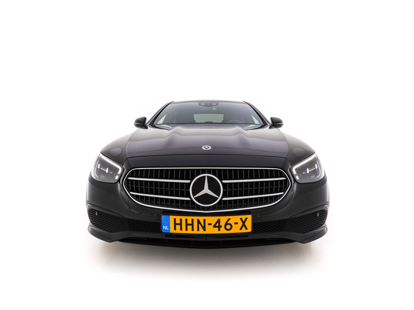 Mercedes-Benz E-Klasse 300 de Exclusive Line (Plug-in) (INCL.BTW) Aut. *LEATHER-FABRIC | FULL-LED | AMBIENTLIGHT | CAMERA | WIDESCREEN-DIGI-COCKPIT | NAVI-FULLMAP | HEATED-SPORTSEATS | PRIVACY-GLASS | SHIFTPADDLES | ECC | PDC | CRUISE | 19''ALU*