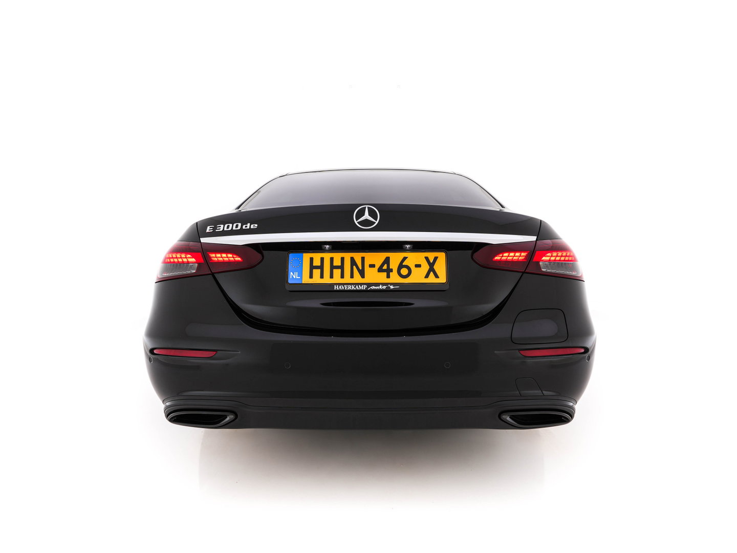 Mercedes-Benz E-Klasse 300 de Exclusive Line (Plug-in) (INCL.BTW) Aut. *LEATHER-FABRIC | FULL-LED | AMBIENTLIGHT | CAMERA | WIDESCREEN-DIGI-COCKPIT | NAVI-FULLMAP | HEATED-SPORTSEATS | PRIVACY-GLASS | SHIFTPADDLES | ECC | PDC | CRUISE | 19''ALU*