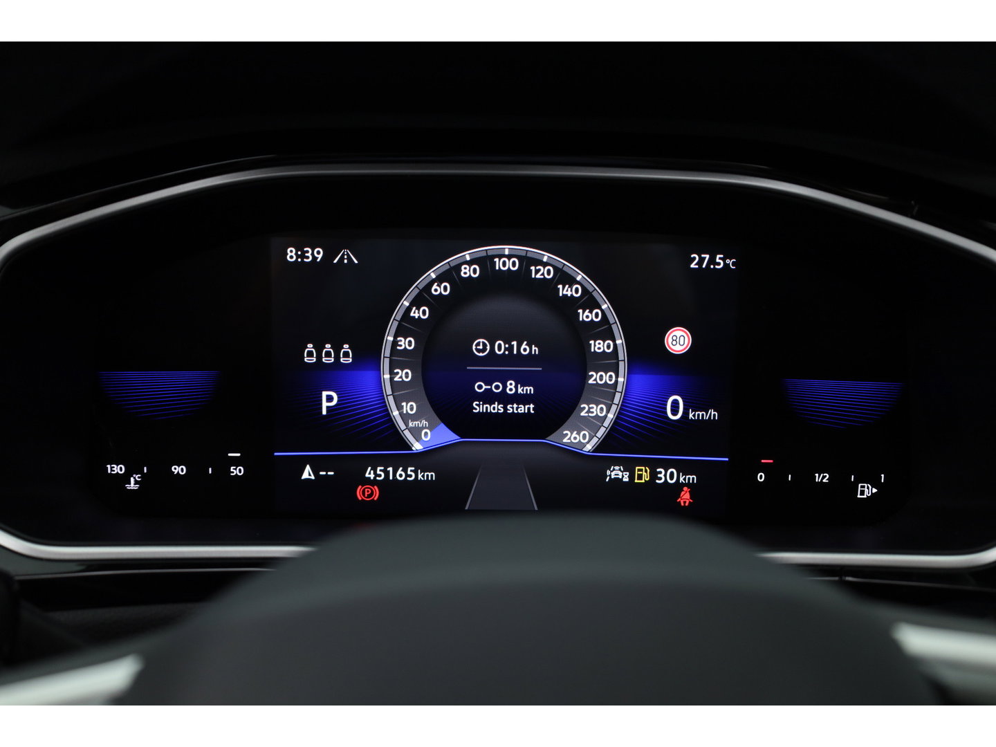 Volkswagen T-Roc 1.5 TSI R-Line | Rijklaar!! | Pano | IQ Lights | Camera | Adapt. Cruise | Trekhaak | Stoelverw. | Apple CarPlay | 17''