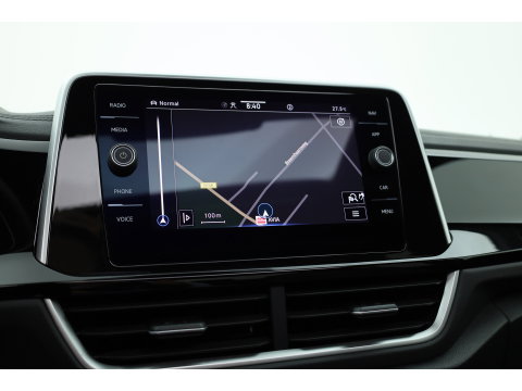 Volkswagen T-Roc 1.5 TSI R-Line | Rijklaar!! | Pano | IQ Lights | Camera | Adapt. Cruise | Trekhaak | Stoelverw. | Apple CarPlay | 17''