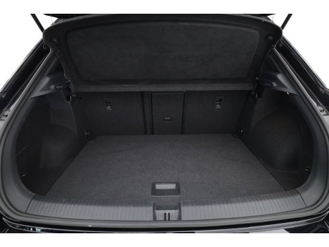 Volkswagen T-Roc 1.5 TSI R-Line | Rijklaar!! | Pano | IQ Lights | Camera | Adapt. Cruise | Trekhaak | Stoelverw. | Apple CarPlay | 17''