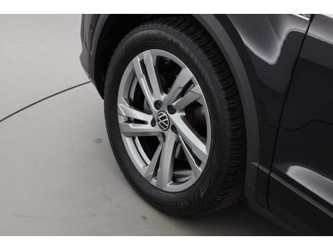 Volkswagen T-Roc 1.5 TSI R-Line | Rijklaar!! | Pano | IQ Lights | Camera | Adapt. Cruise | Trekhaak | Stoelverw. | Apple CarPlay | 17''