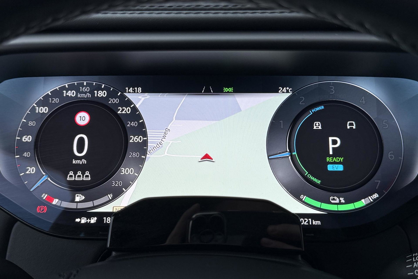 Land Rover Range Rover Sport 3.0 P550e Autobiography PHEV | British Racing Green | Performance Voorstoelen | Trekhaak | Luchtvering | Panoramadak | Meridian 3D | 23 Inch