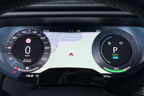 Land Rover Range Rover Sport 3.0 P550e Autobiography PHEV | British Racing Green | Performance Voorstoelen | Trekhaak | Luchtvering | Panoramadak | Meridian 3D | 23 Inch