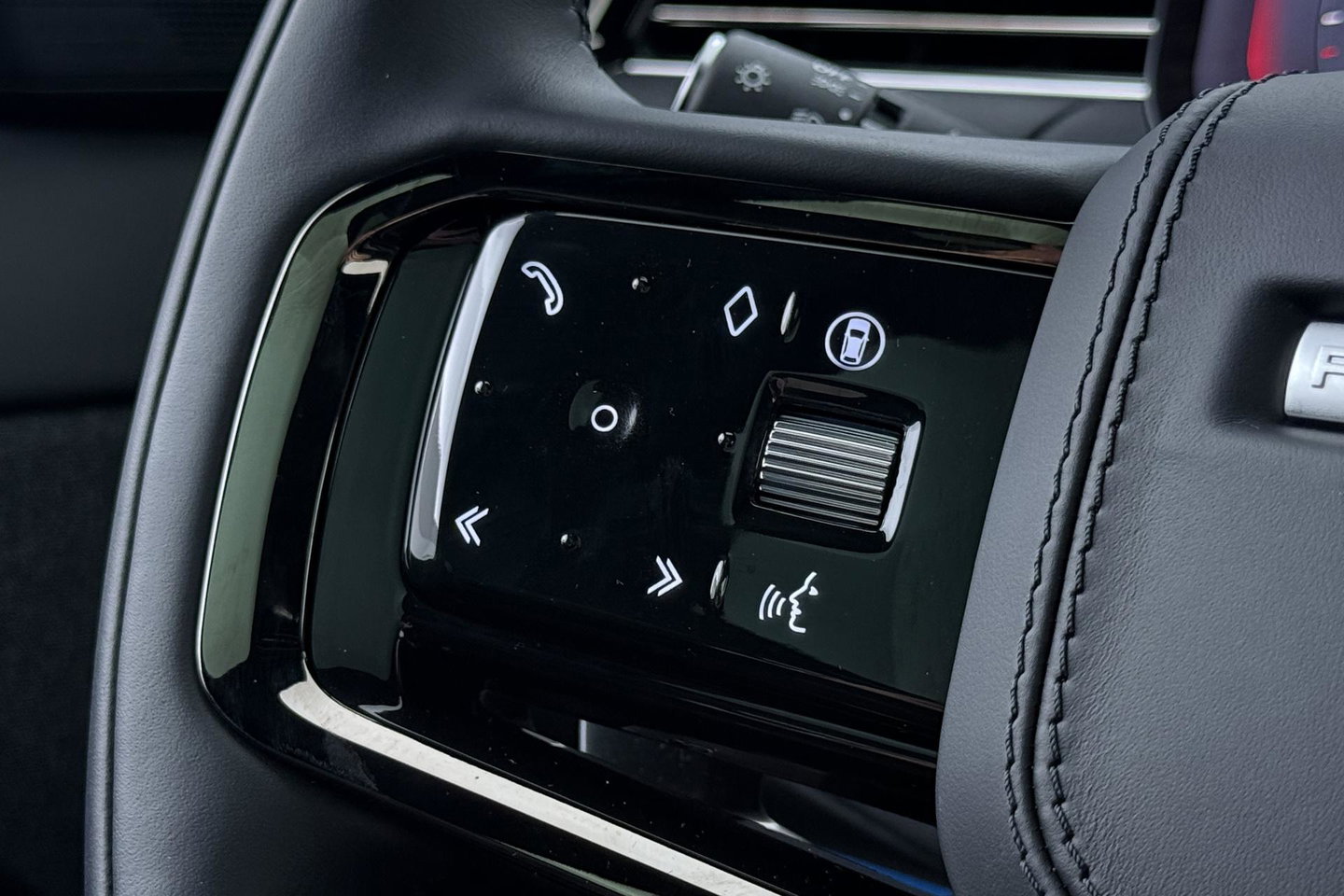 Land Rover Range Rover Sport 3.0 P550e Autobiography PHEV | British Racing Green | Performance Voorstoelen | Trekhaak | Luchtvering | Panoramadak | Meridian 3D | 23 Inch