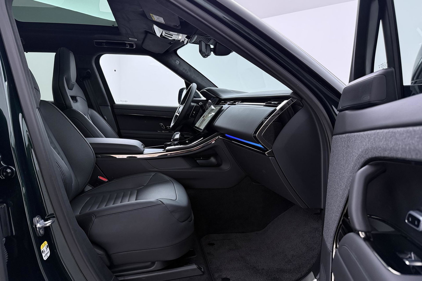 Land Rover Range Rover Sport 3.0 P550e Autobiography PHEV | British Racing Green | Performance Voorstoelen | Trekhaak | Luchtvering | Panoramadak | Meridian 3D | 23 Inch