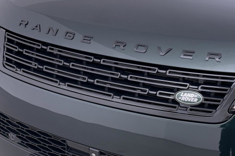 Land Rover Range Rover Sport 3.0 P550e Autobiography PHEV | British Racing Green | Performance Voorstoelen | Trekhaak | Luchtvering | Panoramadak | Meridian 3D | 23 Inch