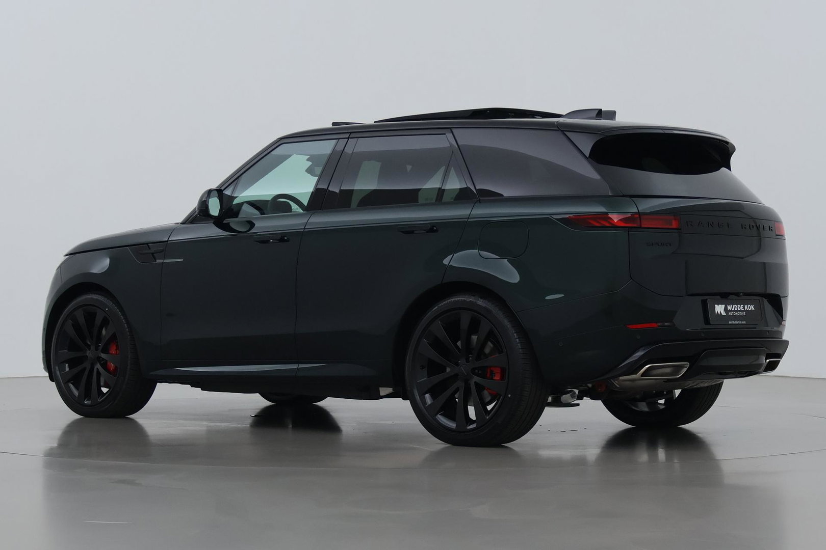 Land Rover Range Rover Sport 3.0 P550e Autobiography PHEV | British Racing Green | Performance Voorstoelen | Trekhaak | Luchtvering | Panoramadak | Meridian 3D | 23 Inch