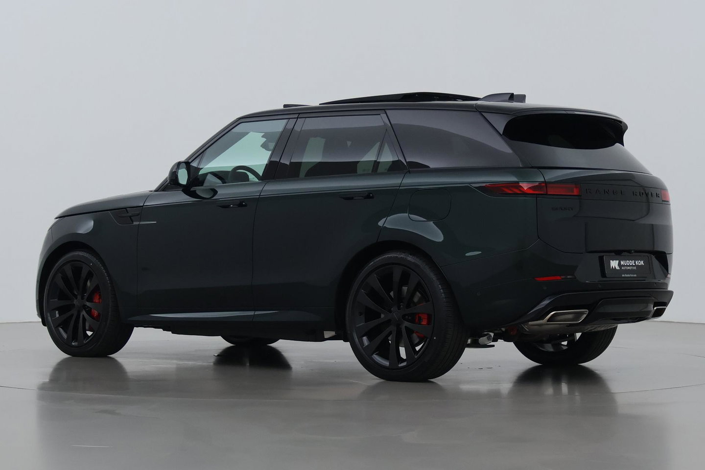 Land Rover Range Rover Sport 3.0 P550e Autobiography PHEV | British Racing Green | Performance Voorstoelen | Trekhaak | Luchtvering | Panoramadak | Meridian 3D | 23 Inch