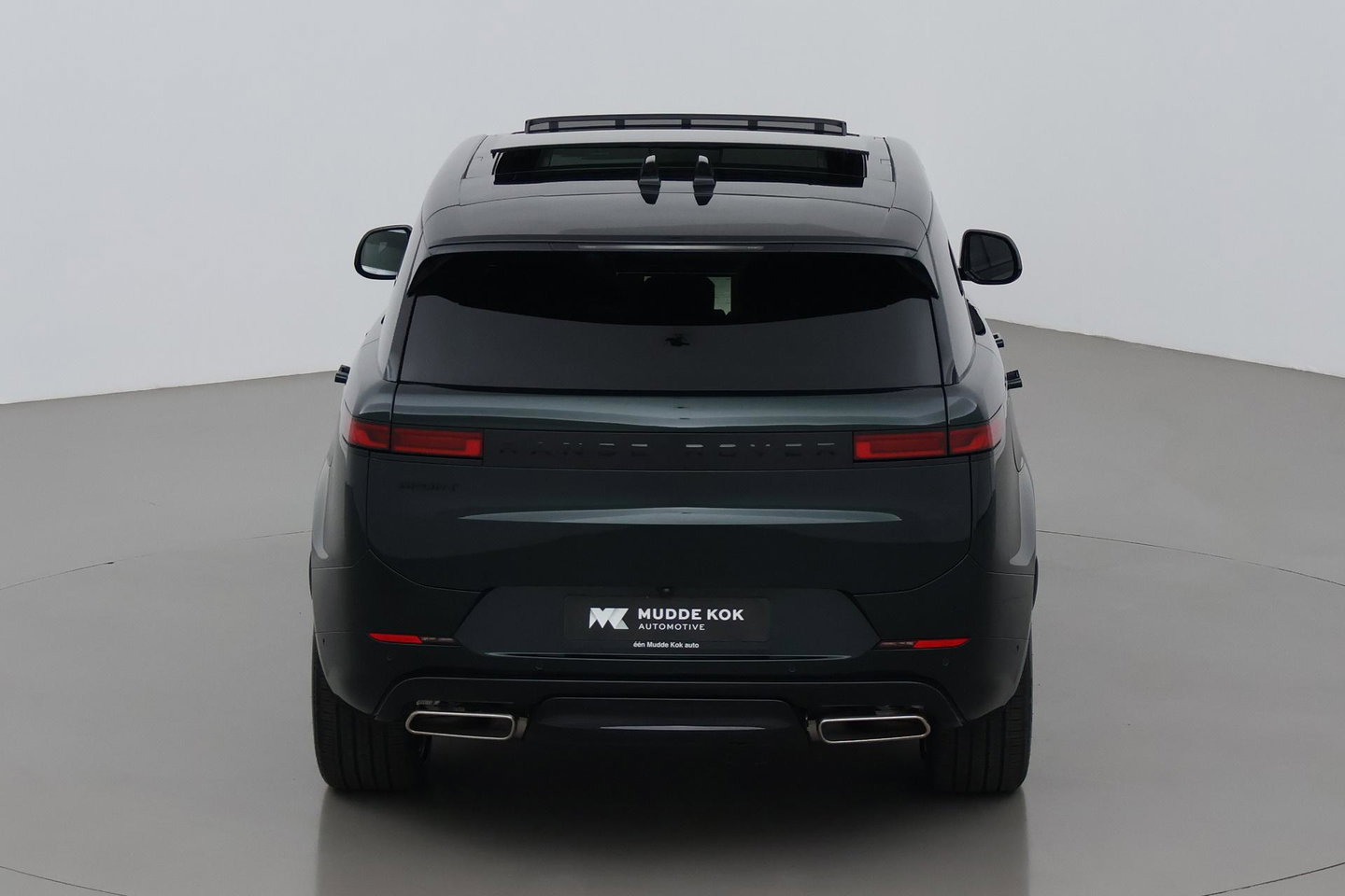 Land Rover Range Rover Sport 3.0 P550e Autobiography PHEV | British Racing Green | Performance Voorstoelen | Trekhaak | Luchtvering | Panoramadak | Meridian 3D | 23 Inch
