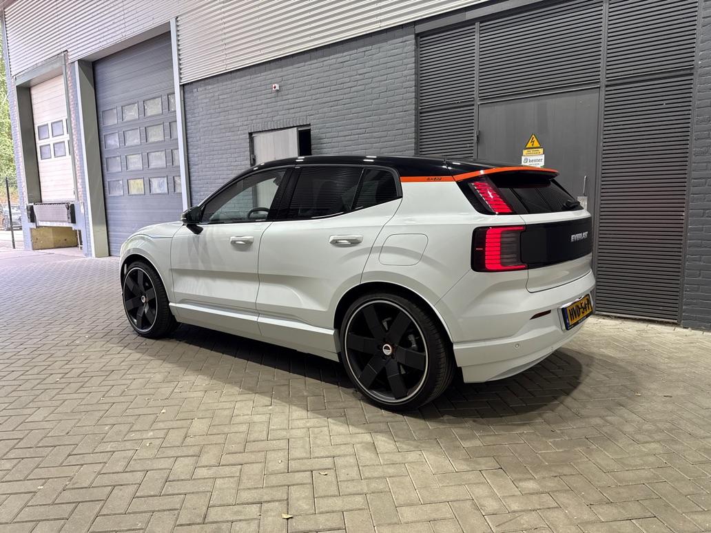 Volvo EX30 Single Motor Extended Range Plus 69 kWh | EVERLAST Edition | ACC | 21 Inch | Harman/Kardon | Warmtepomp | Stoel+Stuurverwarming