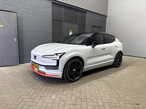 Volvo EX30 Single Motor Extended Range Plus 69 kWh | EVERLAST Edition | ACC | 21 Inch | Harman/Kardon | Warmtepomp | Stoel+Stuurverwarming