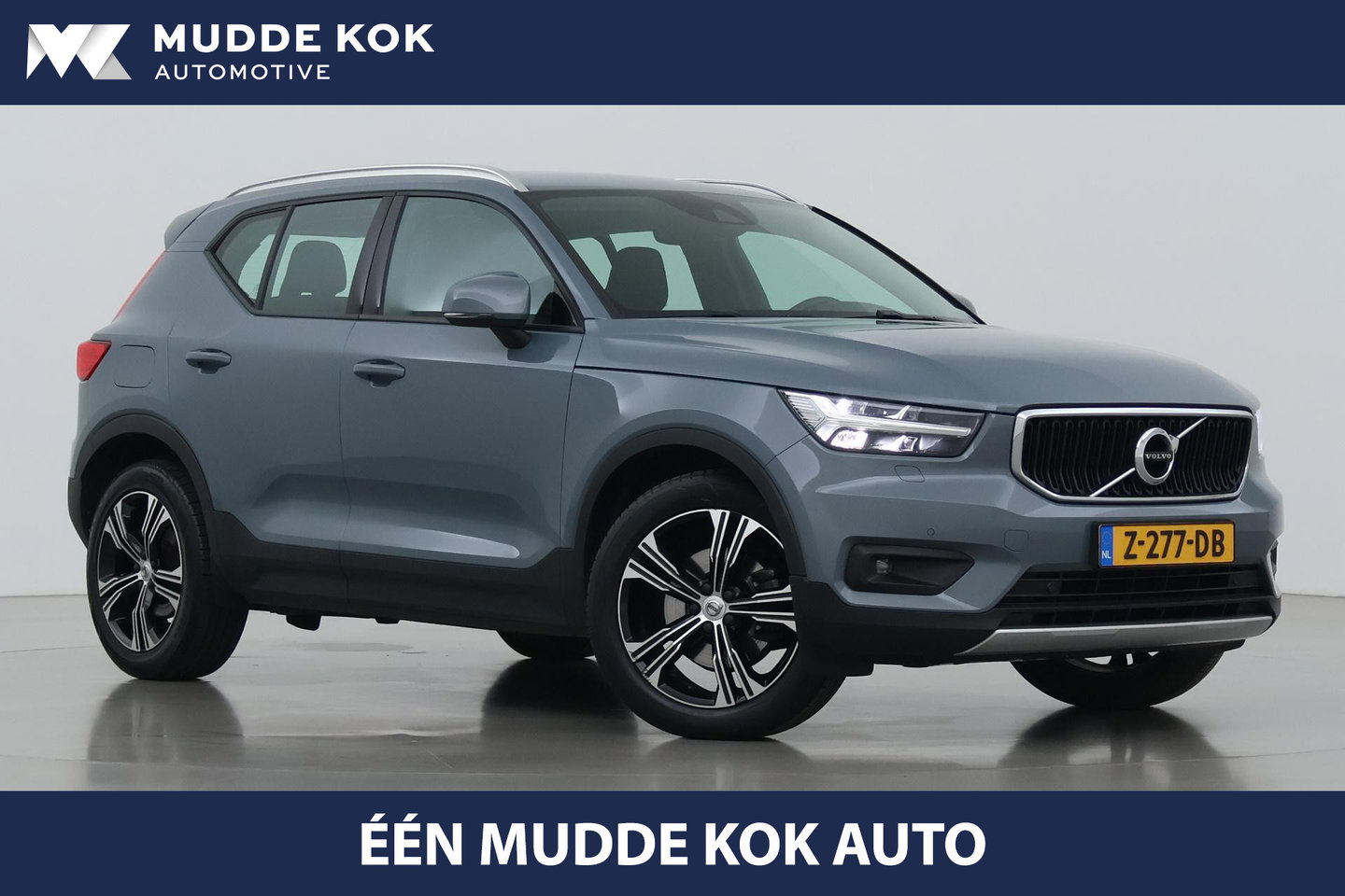 Volvo XC40 2.0 B4 Momentum Pro | ACC | Trekhaak | Standkachel | Stoel+Stuurverwarming | Verwarmbare Achterbank | Camera | BLIS