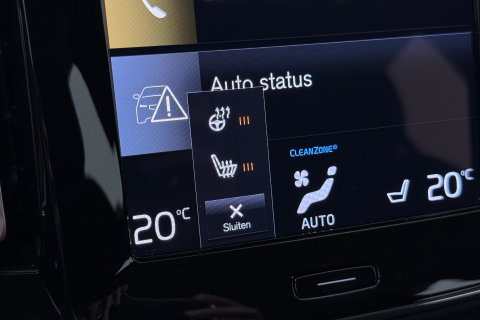 Volvo XC40 2.0 B4 Momentum Pro | ACC | Trekhaak | Standkachel | Stoel+Stuurverwarming | Verwarmbare Achterbank | Camera | BLIS