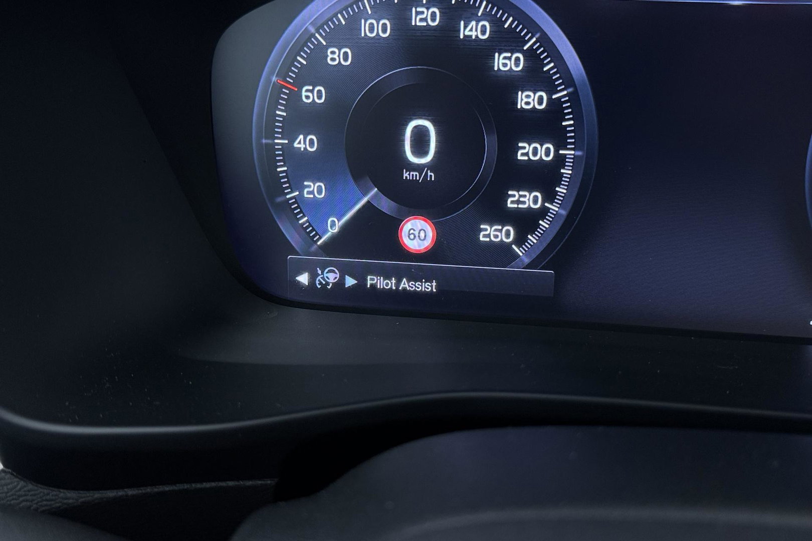 Volvo XC40 2.0 B4 Momentum Pro | ACC | Trekhaak | Standkachel | Stoel+Stuurverwarming | Verwarmbare Achterbank | Camera | BLIS