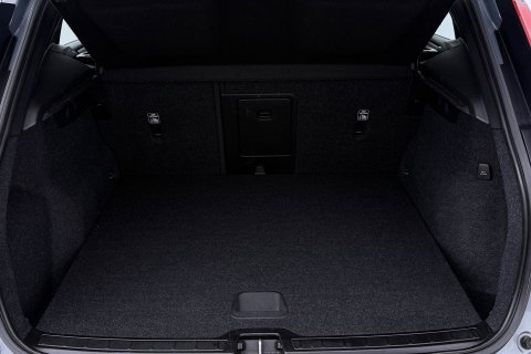Volvo XC40 2.0 B4 Momentum Pro | ACC | Trekhaak | Standkachel | Stoel+Stuurverwarming | Verwarmbare Achterbank | Camera | BLIS