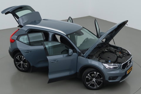 Volvo XC40 2.0 B4 Momentum Pro | ACC | Trekhaak | Standkachel | Stoel+Stuurverwarming | Verwarmbare Achterbank | Camera | BLIS