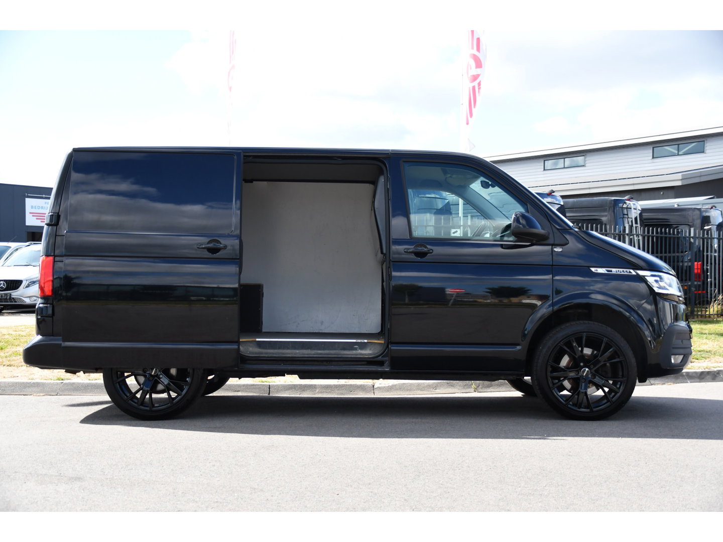 Volkswagen Transporter 2.0 TDI L1H1 30 Bulli Virtual, Adaptieve Cruise, Camera, Carplay, LED, Automaat, Sensoren, multimedia, Uniek!