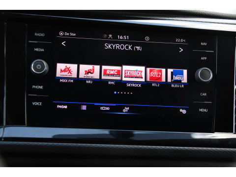 Volkswagen Transporter 2.0 TDI L1H1 30 Bulli Virtual, Adaptieve Cruise, Camera, Carplay, LED, Automaat, Sensoren, multimedia, Uniek!