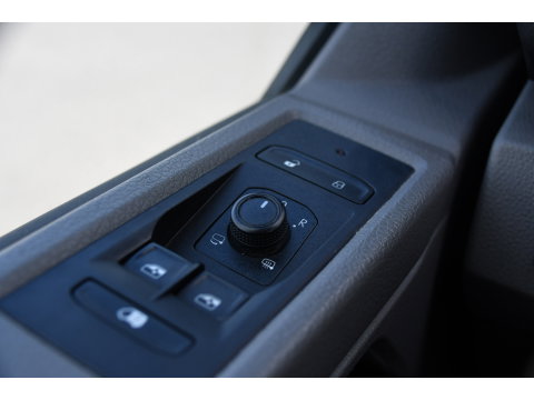 Volkswagen Transporter 2.0 TDI L1H1 30 Bulli Virtual, Adaptieve Cruise, Camera, Carplay, LED, Automaat, Sensoren, multimedia, Uniek!