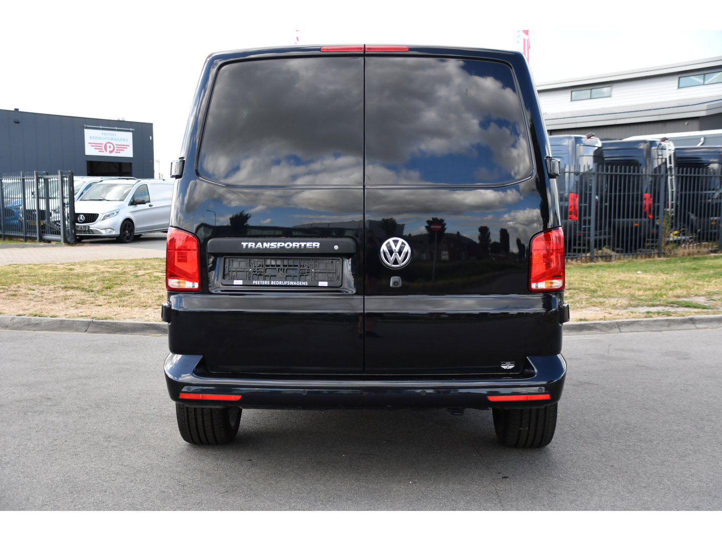 Volkswagen Transporter 2.0 TDI L1H1 30 Bulli Virtual, Adaptieve Cruise, Camera, Carplay, LED, Automaat, Sensoren, multimedia, Uniek!