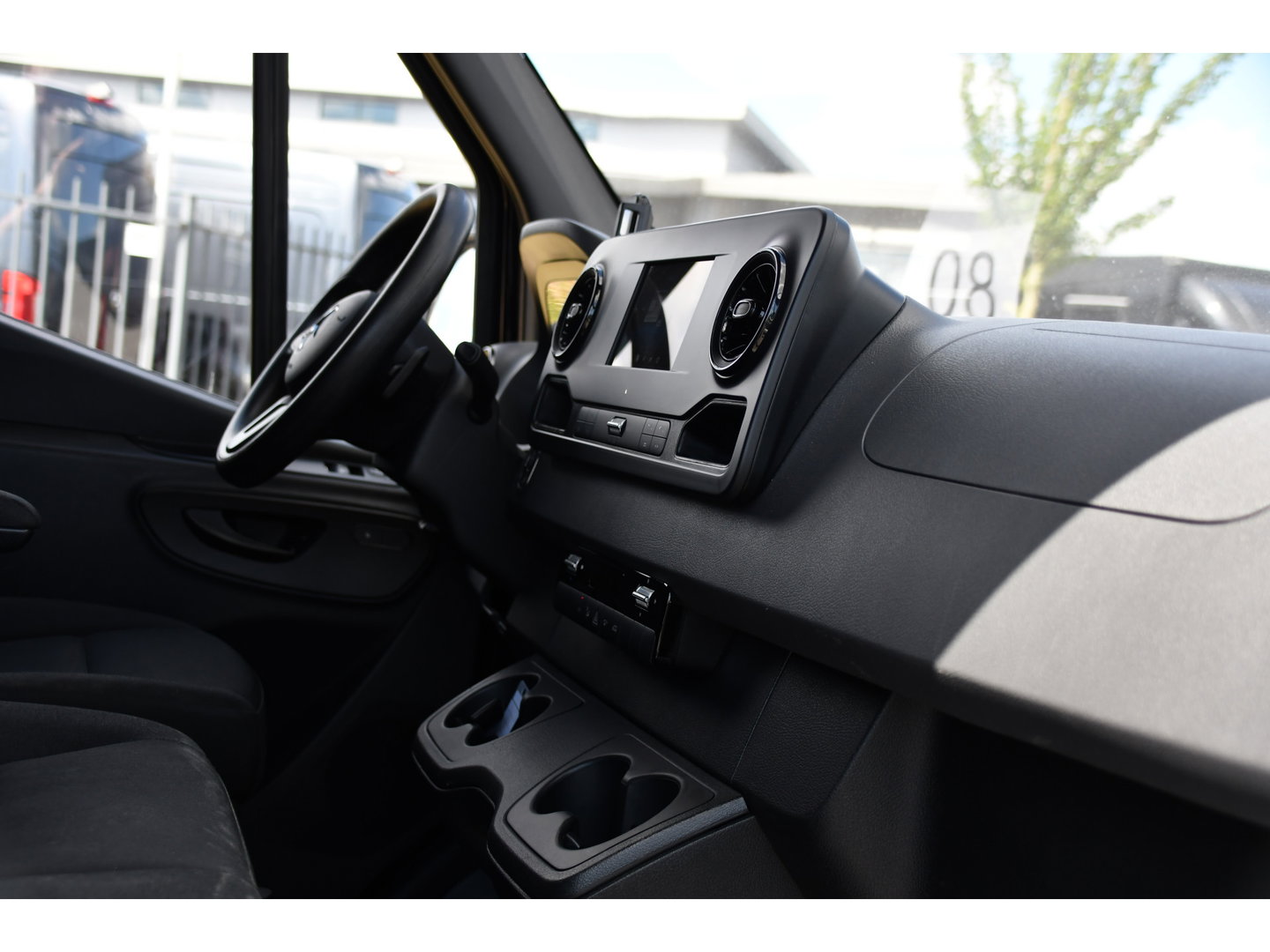 Mercedes-Benz Sprinter 314 2.2 CDI L2H1 Black Edition Camera, Cruise, Carplay, Multimedia, Airco, Trekhaak, 143pk, Automaat, Uniek!