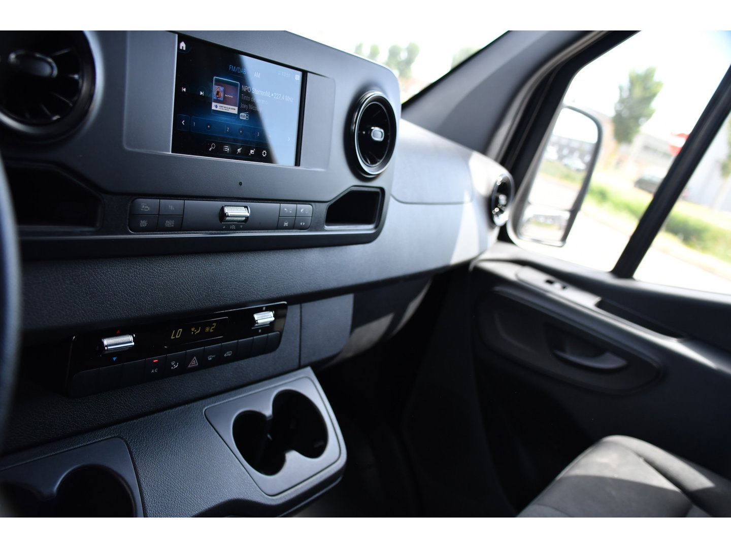 Mercedes-Benz Sprinter 314 2.2 CDI L2H1 Black Edition Camera, Cruise, Carplay, Multimedia, Airco, Trekhaak, 143pk, Automaat, Uniek!