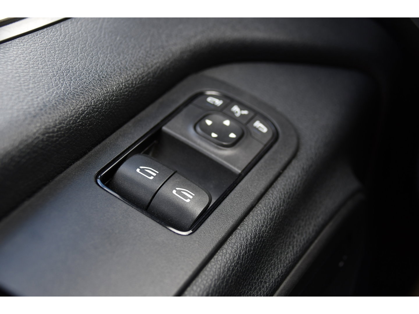 Mercedes-Benz Sprinter 314 2.2 CDI L2H1 Black Edition Camera, Cruise, Carplay, Multimedia, Airco, Trekhaak, 143pk, Automaat, Uniek!