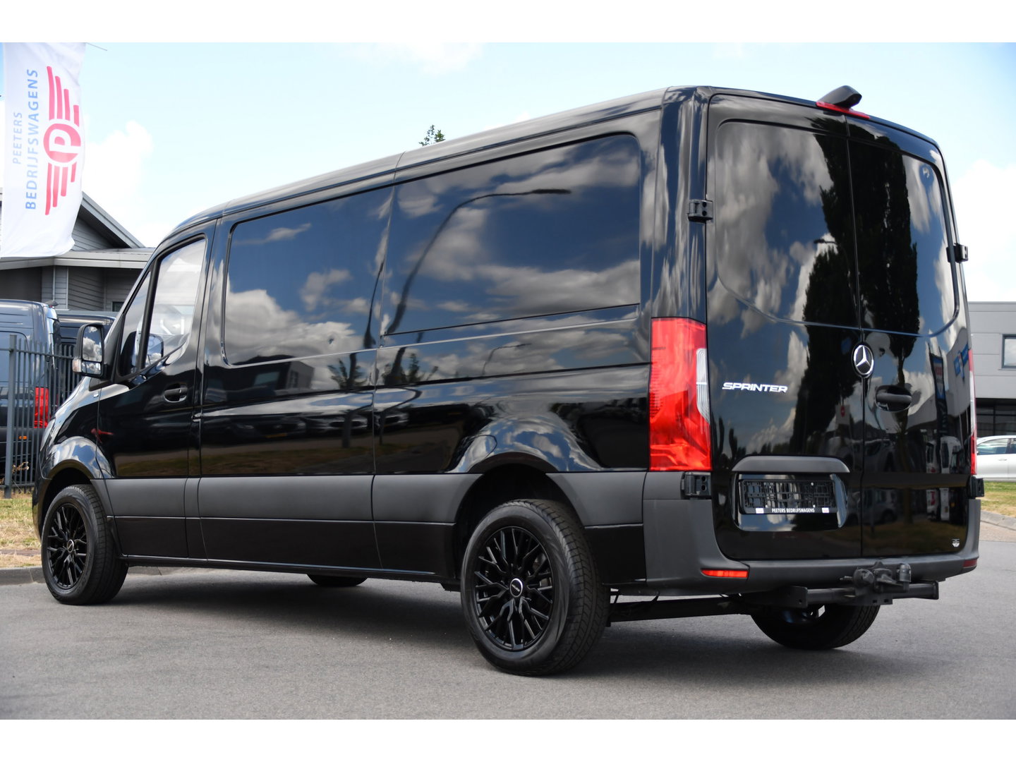 Mercedes-Benz Sprinter 314 2.2 CDI L2H1 Black Edition Camera, Cruise, Carplay, Multimedia, Airco, Trekhaak, 143pk, Automaat, Uniek!
