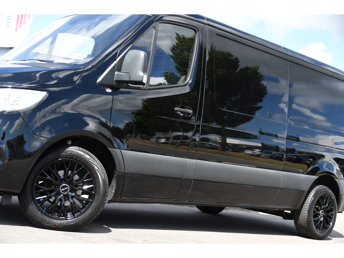 Mercedes-Benz Sprinter 314 2.2 CDI L2H1 Black Edition Camera, Cruise, Carplay, Multimedia, Airco, Trekhaak, 143pk, Automaat, Uniek!
