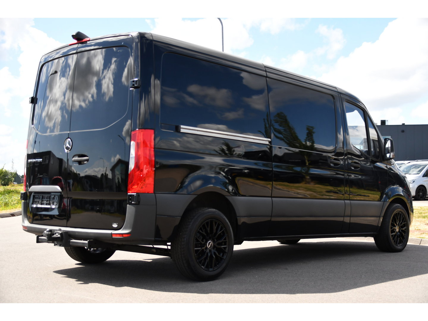 Mercedes-Benz Sprinter 314 2.2 CDI L2H1 Black Edition Camera, Cruise, Carplay, Multimedia, Airco, Trekhaak, 143pk, Automaat, Uniek!