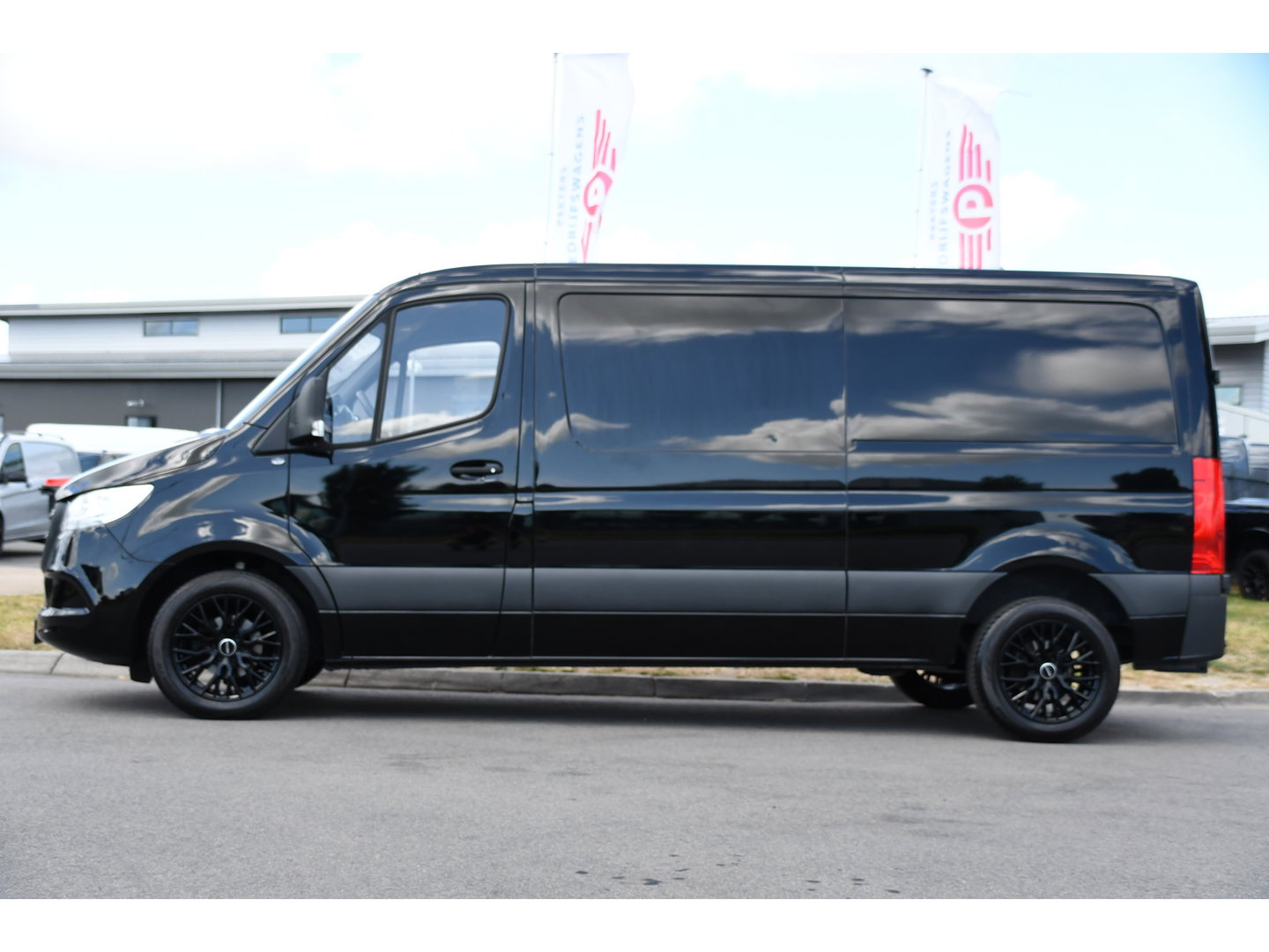 Mercedes-Benz Sprinter 314 2.2 CDI L2H1 Black Edition Camera, Cruise, Carplay, Multimedia, Airco, Trekhaak, 143pk, Automaat, Uniek!