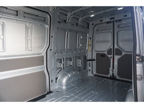Volkswagen Crafter 35 177PK L3H3 AUT BPM VRIJ!! Navi, Cam, ACC, LED, 2x Schuifdeur, Dual Tone Lak!! NR. 873