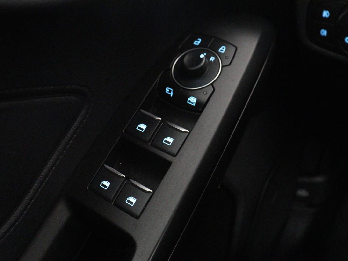Ford FOCUS Wagon 1.0 EcoBoost Hybrid Titanium Automaat 155 PK | Navi | Clima | Cruise Control | Parkeersensor | Carplay | DAB+