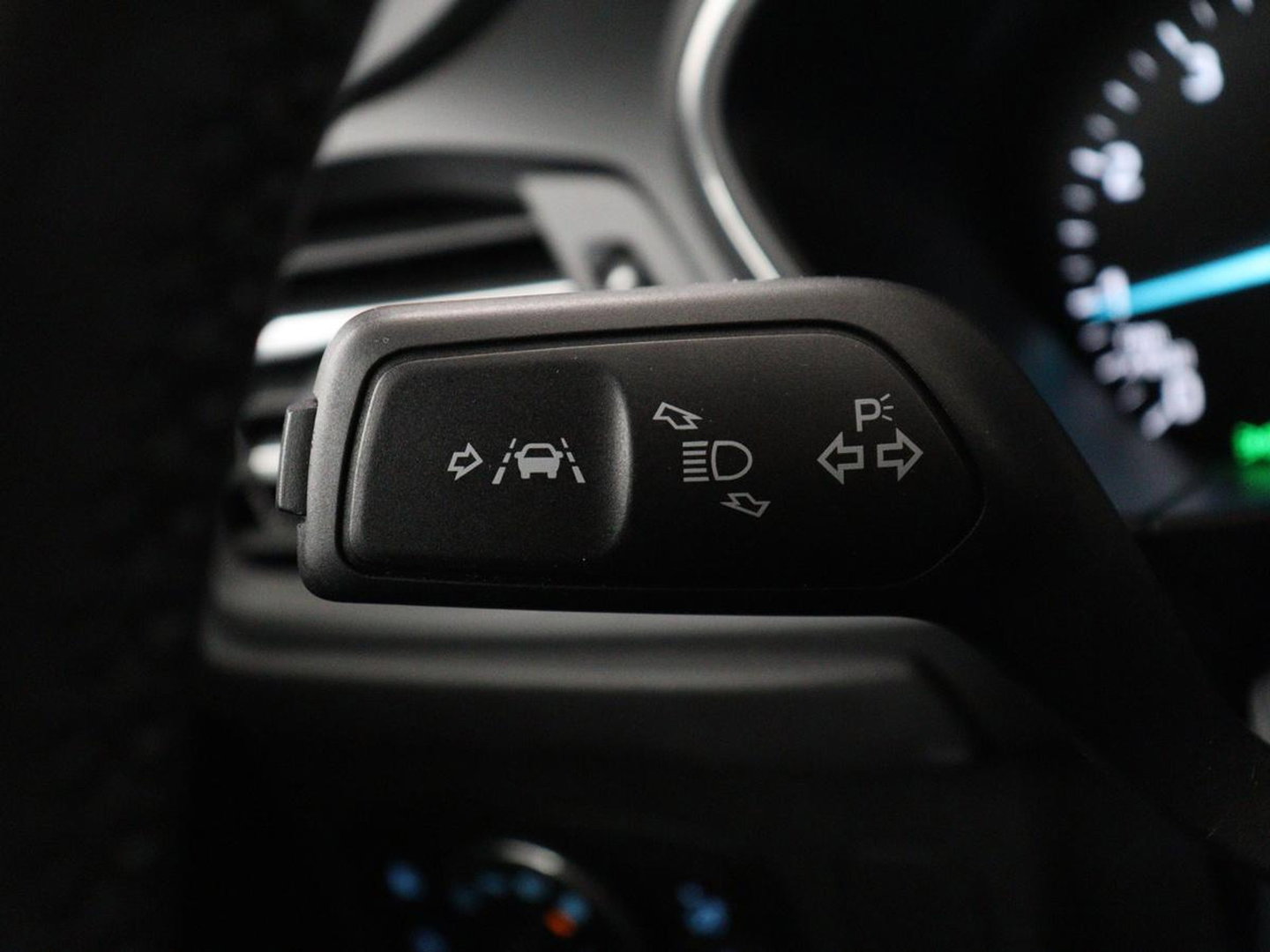 Ford FOCUS Wagon 1.0 EcoBoost Hybrid Titanium Automaat 155 PK | Navi | Clima | Cruise Control | Parkeersensor | Carplay | DAB+