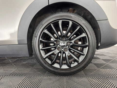 MINI Clubman 2.0 Cooper D Serious Business Aut. *LEATHER-FABRIC | FULL-LED | HARMAN/KARDON | SPORTSEATS | KEYLESS | NAVI-FULLMAP | ECC | PDC | CRUISE | AMBIENTLIGHT | 17''ALU*