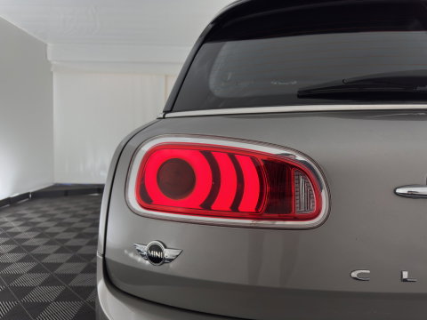 MINI Clubman 2.0 Cooper D Serious Business Aut. *LEATHER-FABRIC | FULL-LED | HARMAN/KARDON | SPORTSEATS | KEYLESS | NAVI-FULLMAP | ECC | PDC | CRUISE | AMBIENTLIGHT | 17''ALU*