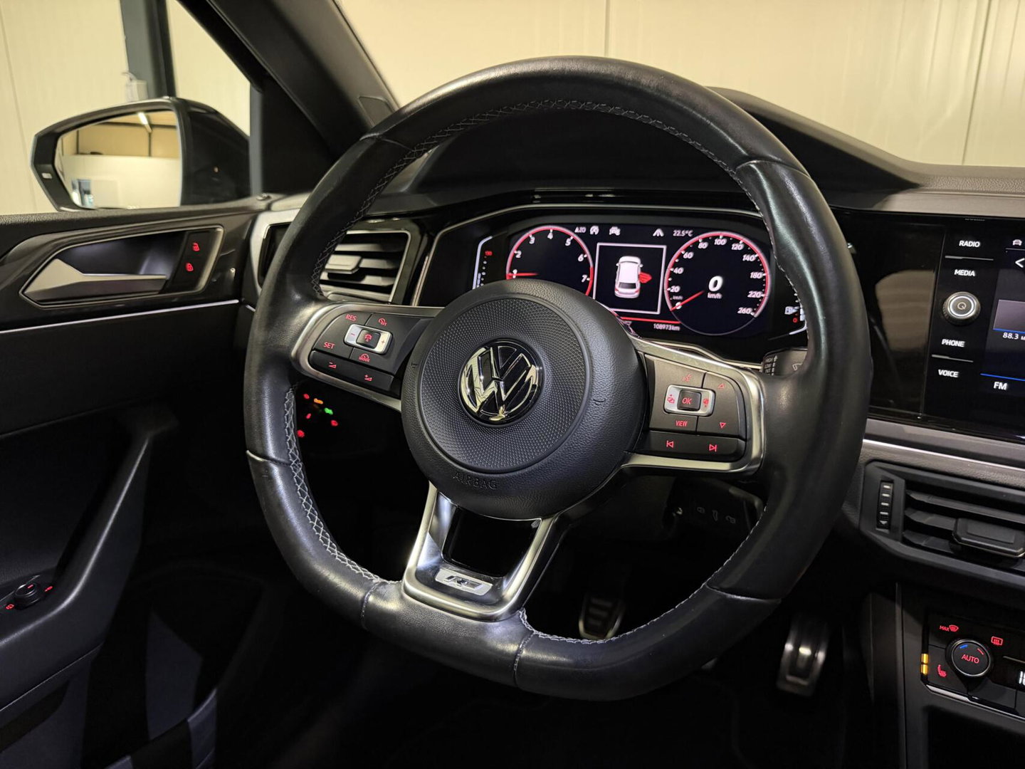 Volkswagen Polo 1.0 TSI R-line Pano Virtual Stoelverwarming